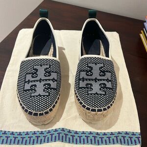 Super cute Tory Burch, navy blue and white espadrilles